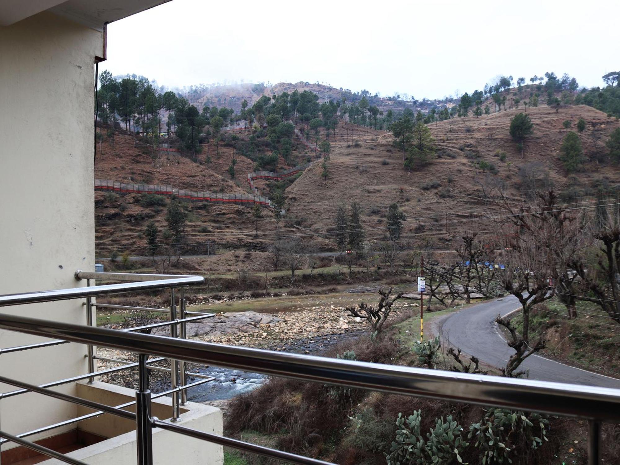 Shivalik River Retreat Almora Buitenkant foto
